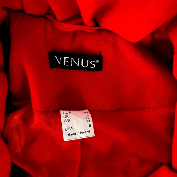 Gorgeous ladies red dress coat - Picture 2 of 4